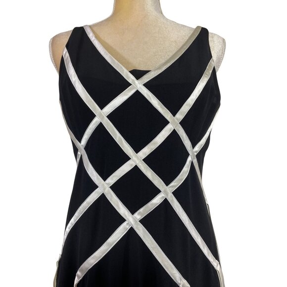 Adrianna Papell Black Cocktail Dress with Ivory Ribbon Detail and Streamers Sz 8 - Picture 4 of 7